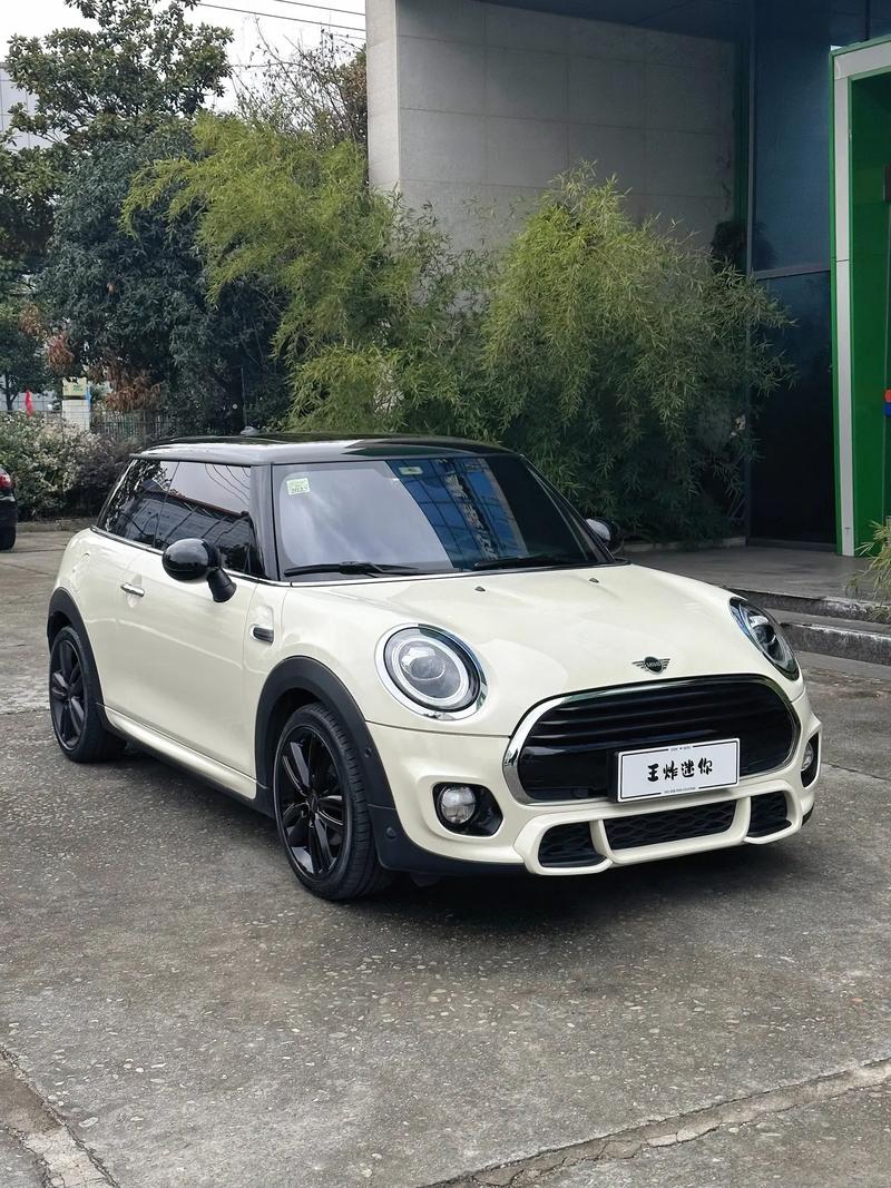 适合女性开的自动挡(适合女性开的自动挡小型车20万左右)