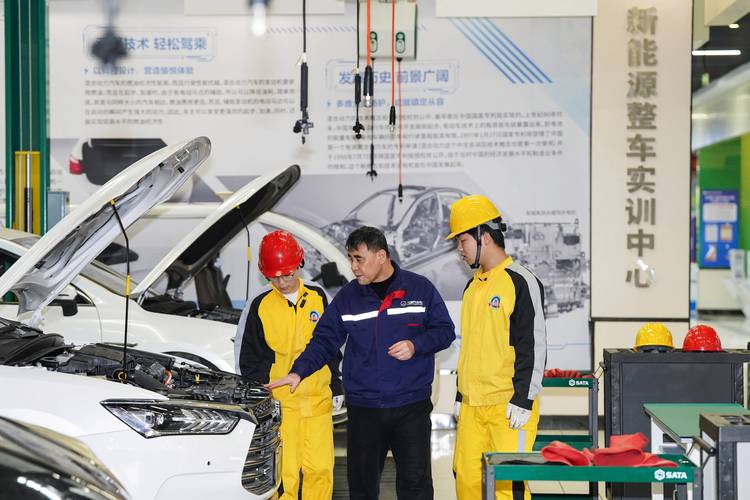 新能源汽车维修去哪里学,新能源最吃香10个岗位