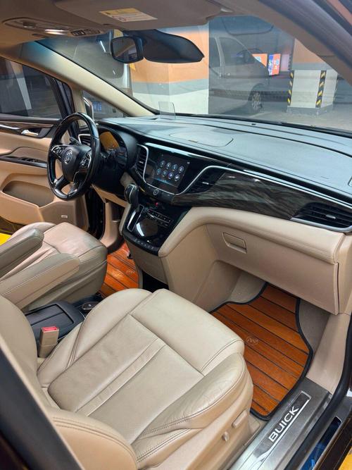 别克gl8商务车内饰图片(别克商务gl8内部介绍图)