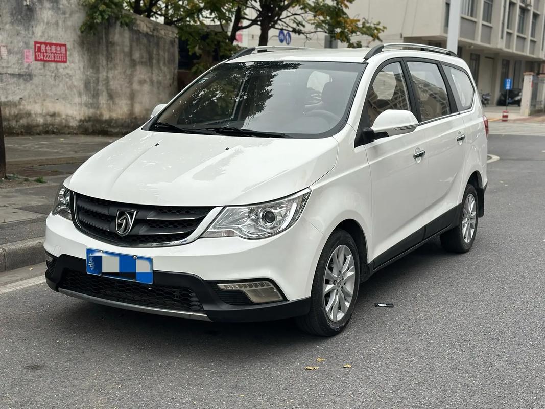 【宝骏730价格和图片,宝骏730汽车报价及图片2015】