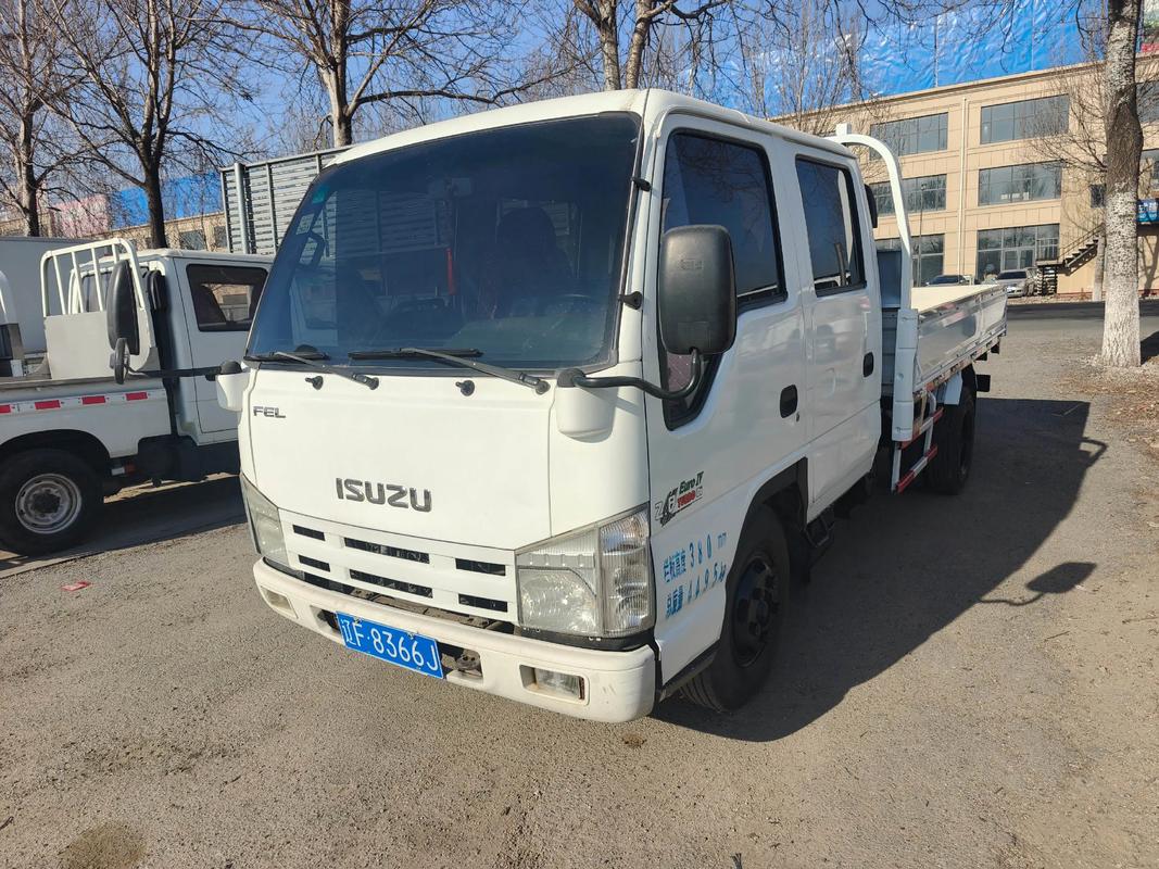 五十铃单排3米2新车价格,五十铃货车33米柴油车双排报价