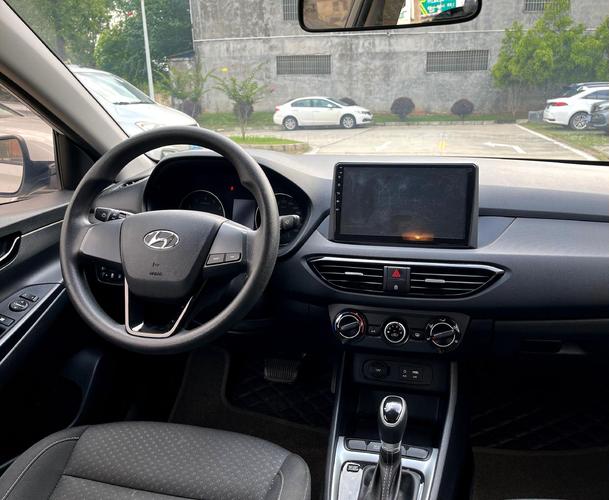 悦动汽车内饰图片(悦动内饰改装效果图)