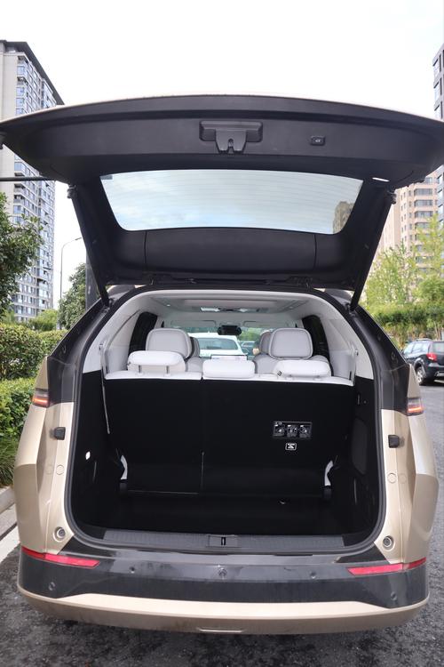 捷途旅行者后排座椅放倒视频(捷途后排座椅怎么掀起来)