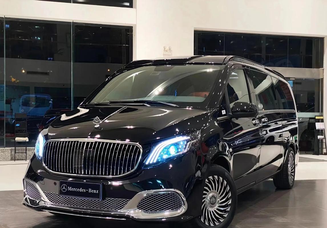 奔驰大型商务车(奔驰大型商务车迈巴赫)