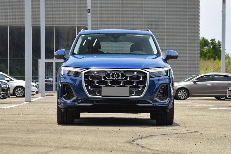 奥迪q7加长版多少钱(奥迪q7加长款)