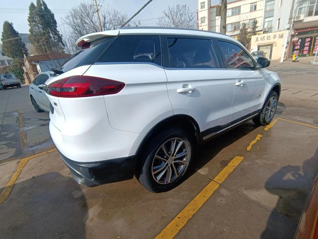 【18年的博越还能卖多少钱,18年博越二手车能卖多少钱】