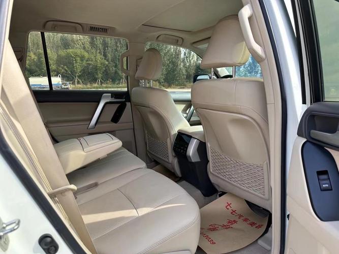 丰田霸道v6的内部细节(丰田霸道v635)